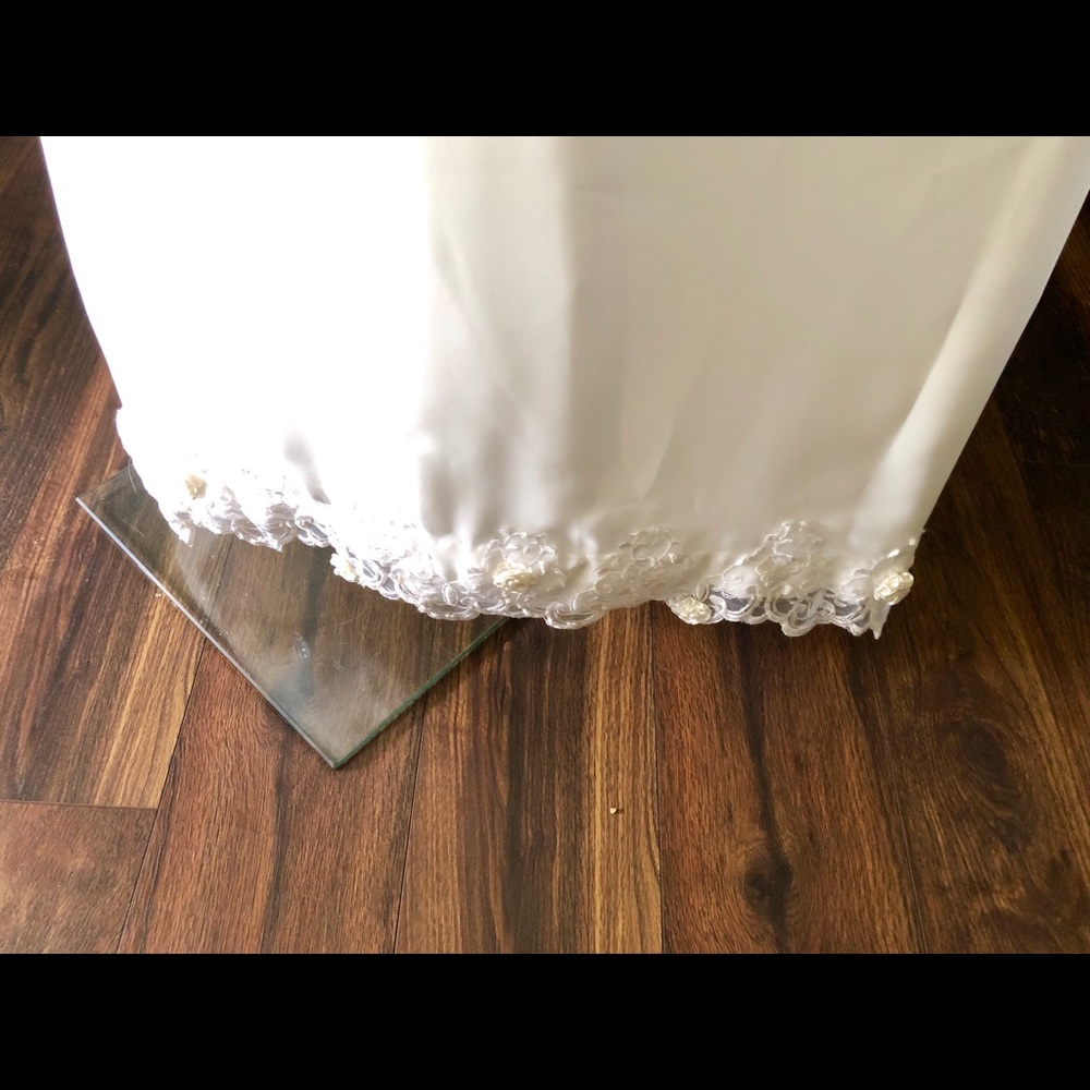 Wedding Gown - Picture 5 of 8